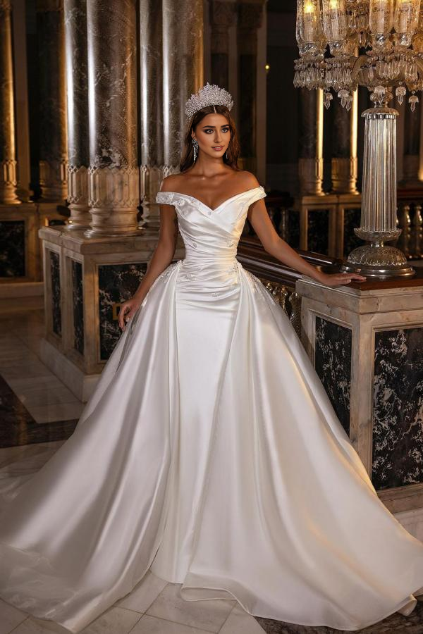 Vestido de novia Weitese de satén con escote corazón, espalda descubierta y hombros descubiertos con apliques de volantes